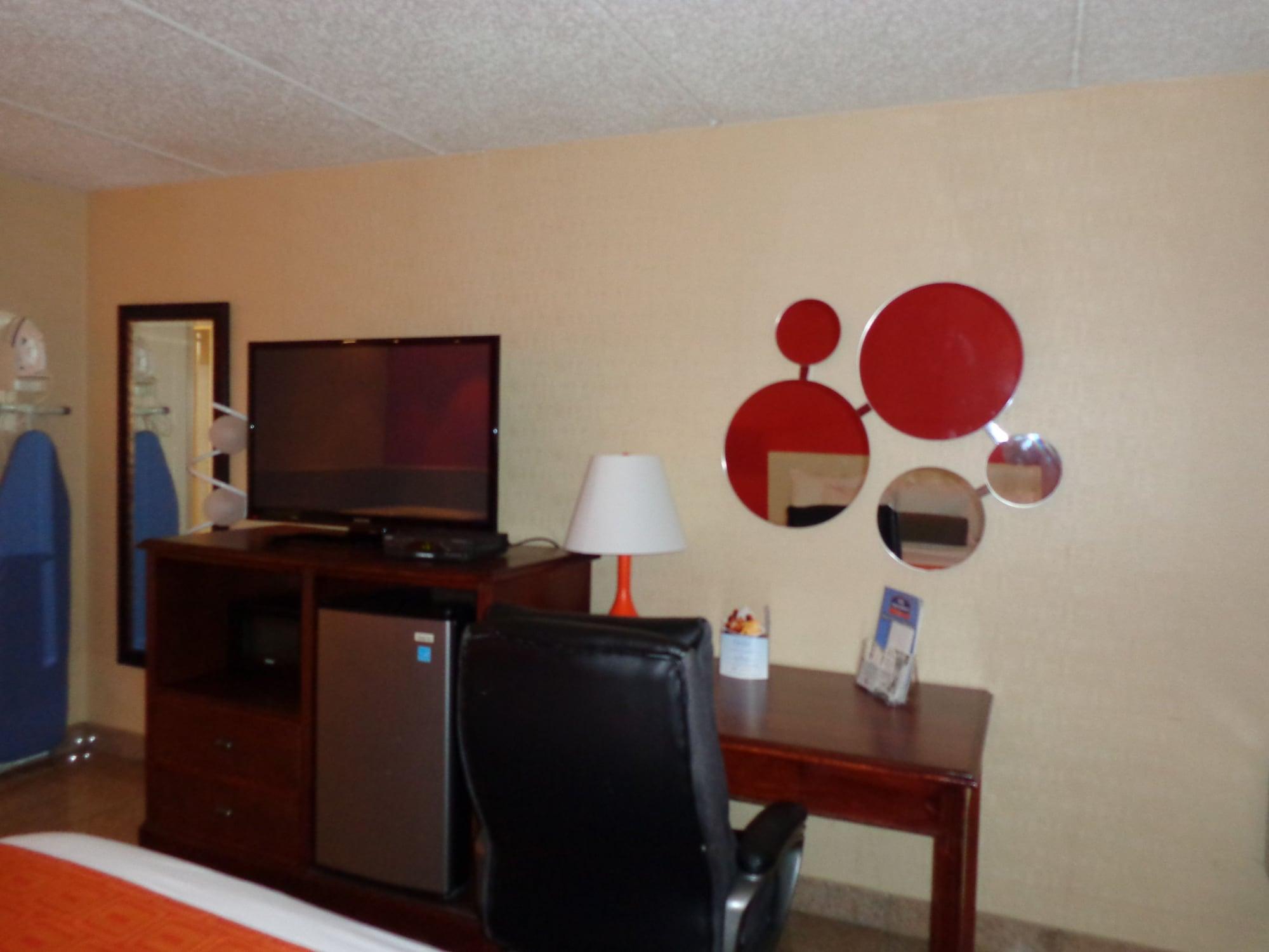 Howard Johnson By Wyndham Suffern Exterior photo